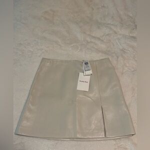Aritzia Sunday Best Mini Skirt - Cream